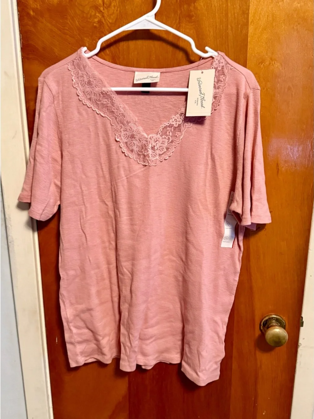 NWT Universal Thread Short Sleeve Lace Trim V-Neck Top - Picture 2 of 11
